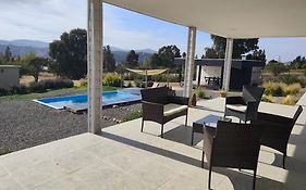 Hermosa casa en lago rapel